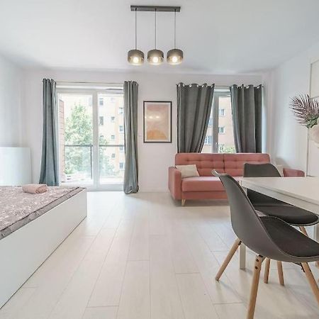 Апартаменты Urbannestgroup - Sienna 65 Варшава Экстерьер фото