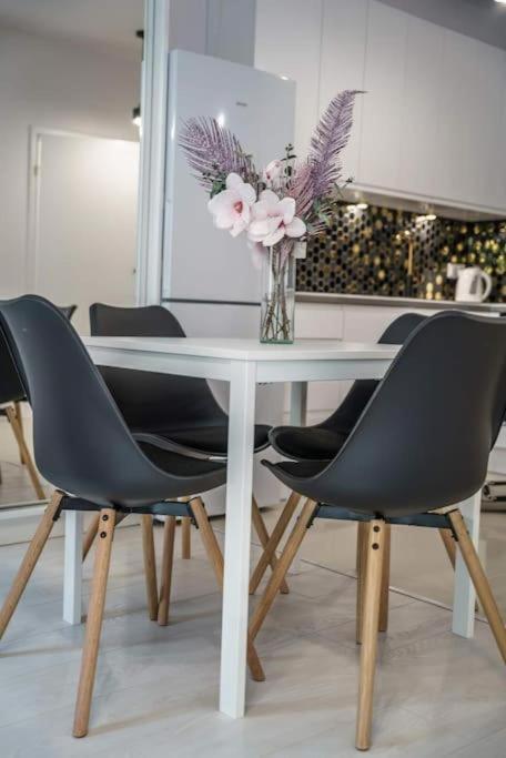 Апартаменты Urbannestgroup - Sienna 65 Варшава Экстерьер фото