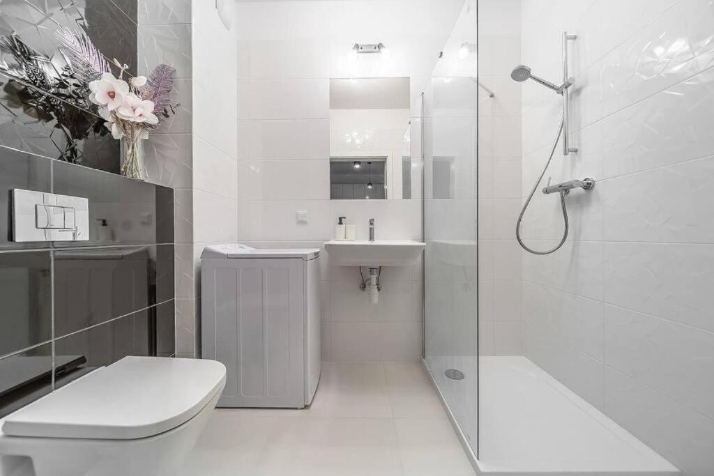 Апартаменты Urbannestgroup - Sienna 65 Варшава Экстерьер фото